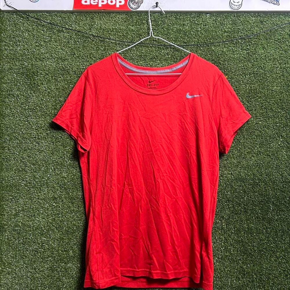 Nike Men's Red and Orange T-shirt